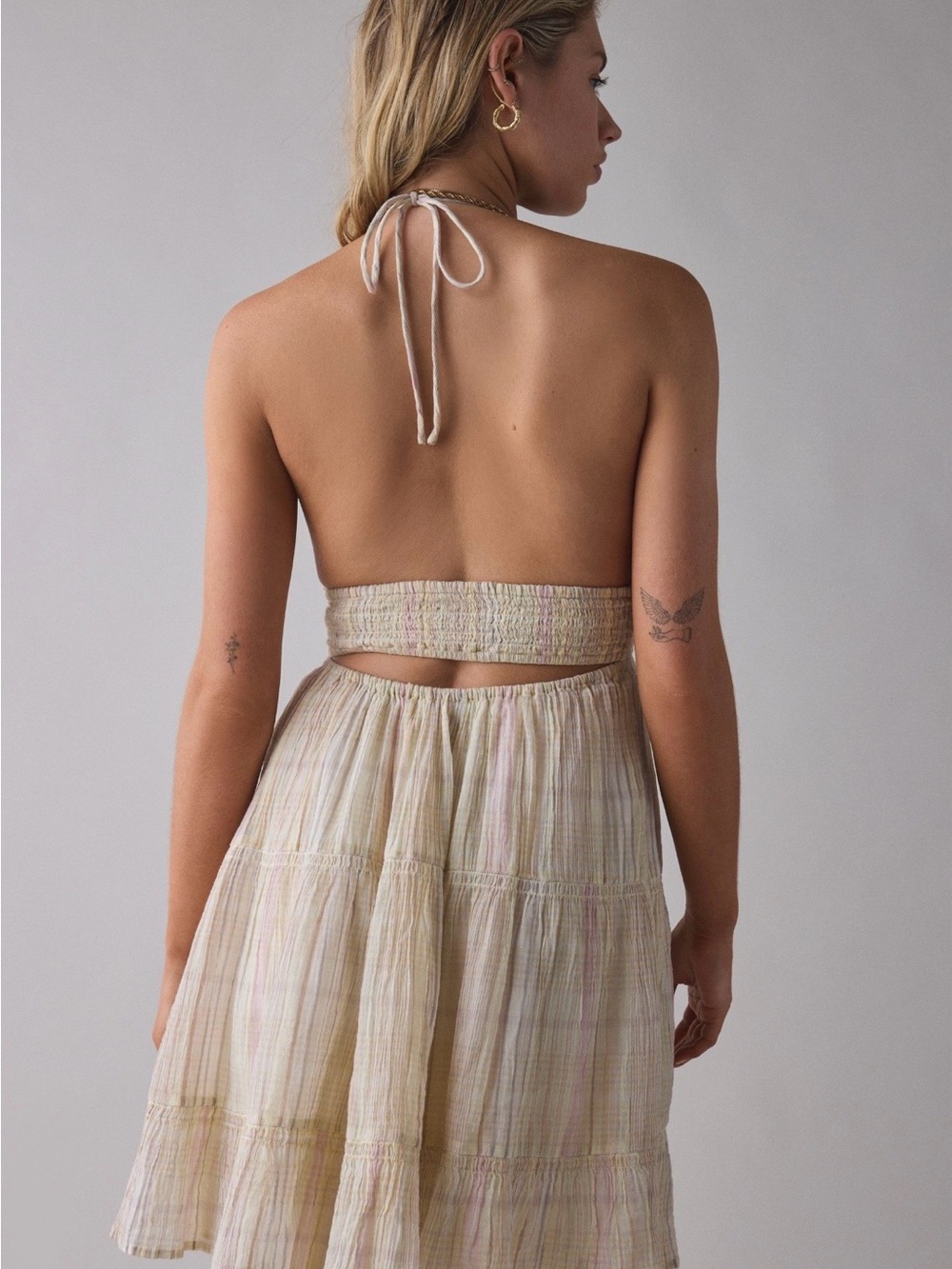 Urban Outfitters Kimchi Blue Phoebe Yellow Multi Open Back Halter Tiered Knee M - Picture 14 of 16